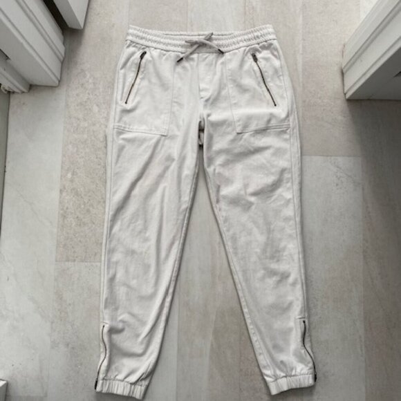 ATHLETA Birch Light Gray Farallon Jogger Pants Sz 4 - Picture 7 of 15